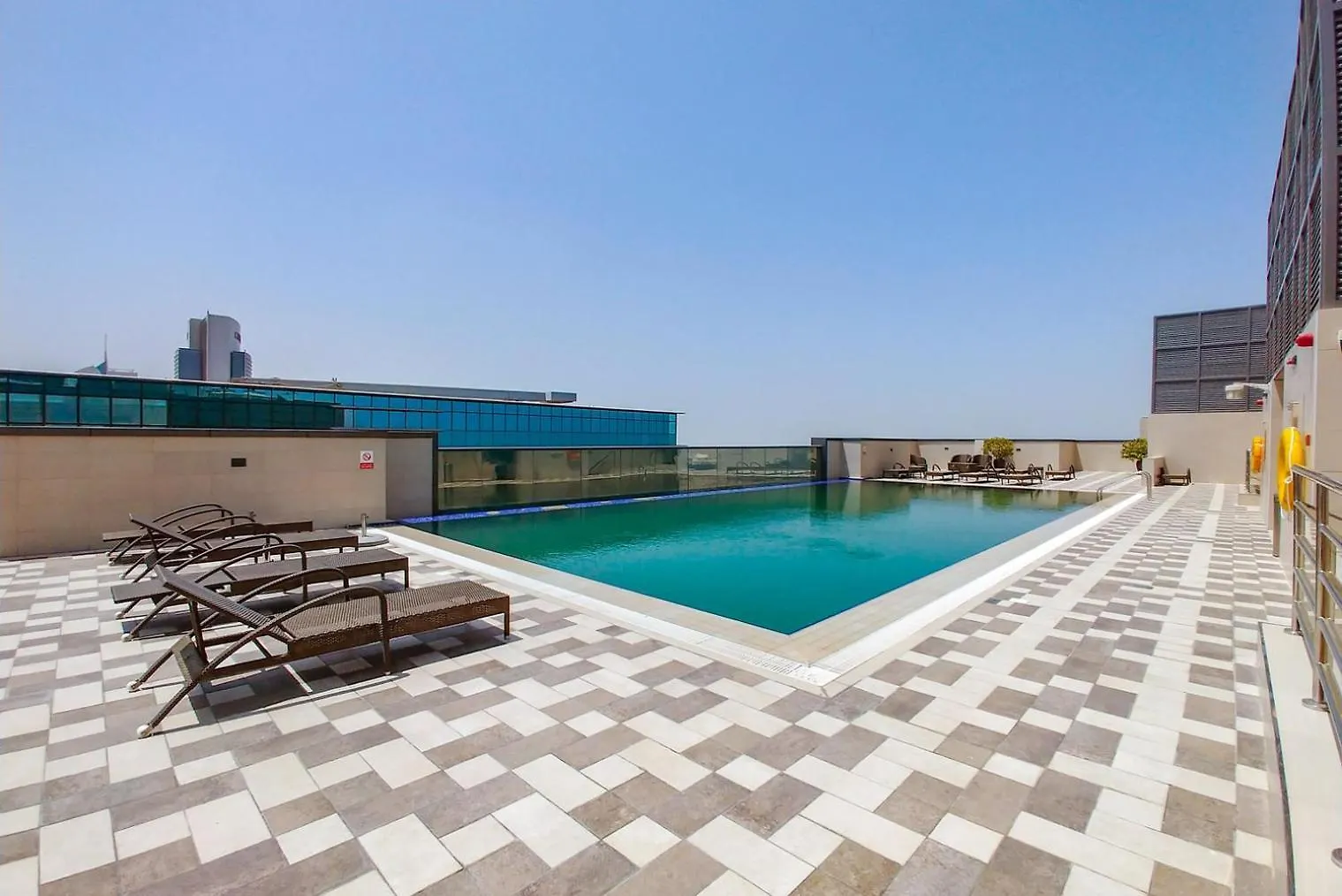Blueground Sheikh Zayed Rd Pool Gym Dxb-187 Apartment Dubai